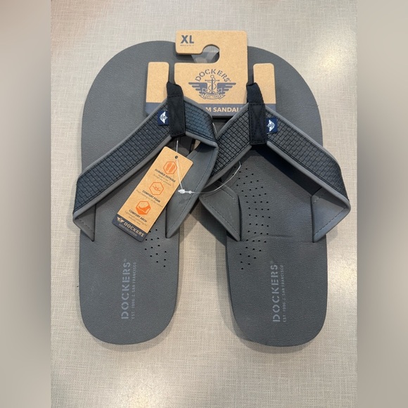 Dockers Other - Dockers Black Textured Flip Flop Sandals with Branded Tag